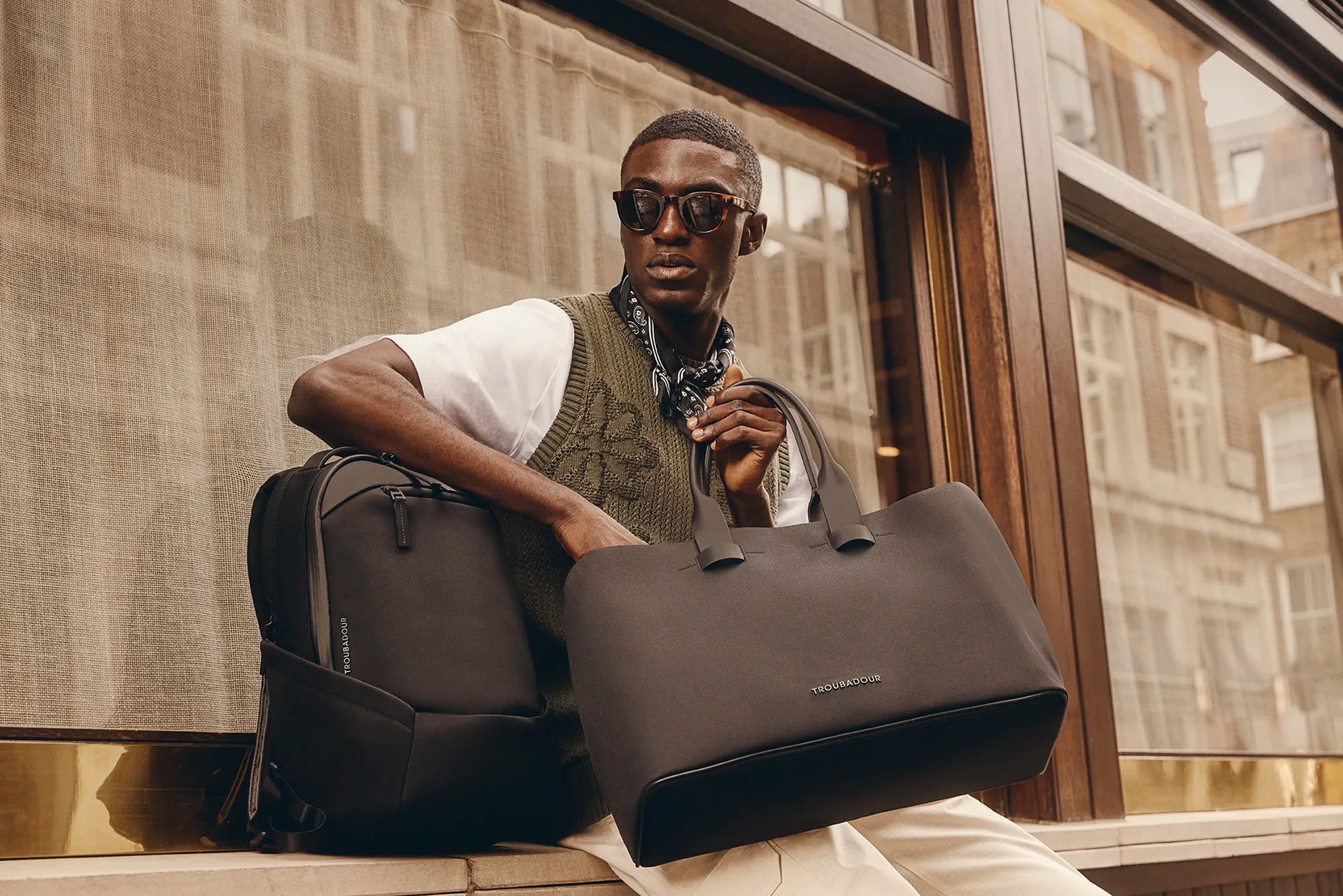 FEATHERWEIGHT TOTE / フェザーウェイトトート - Slide 1