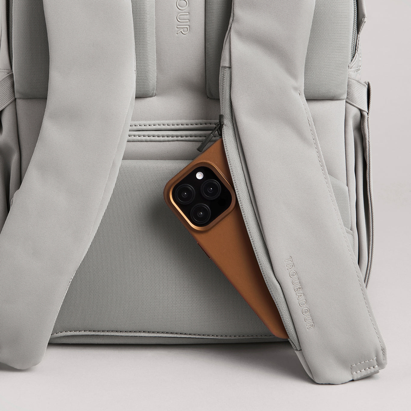 Apex Compact Backpack 3.0 / エイペックス コンパクト バックパック 3.0 - ライトグレー