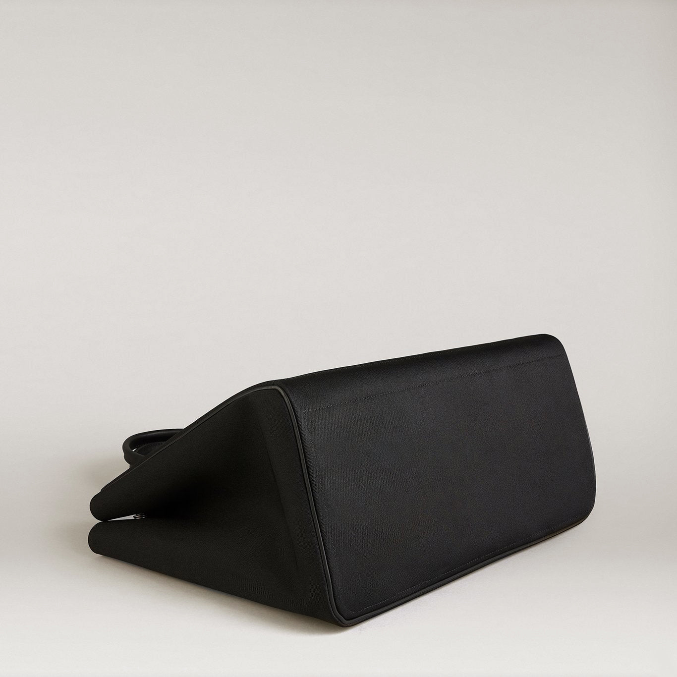 FEATHERWEIGHT TOTE / フェザーウェイトトート - ブラック