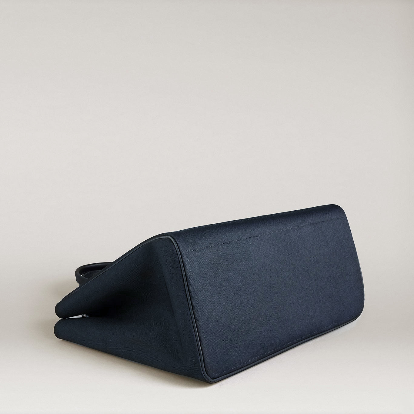 FEATHERWEIGHT TOTE / フェザーウェイトトート - ネイビー