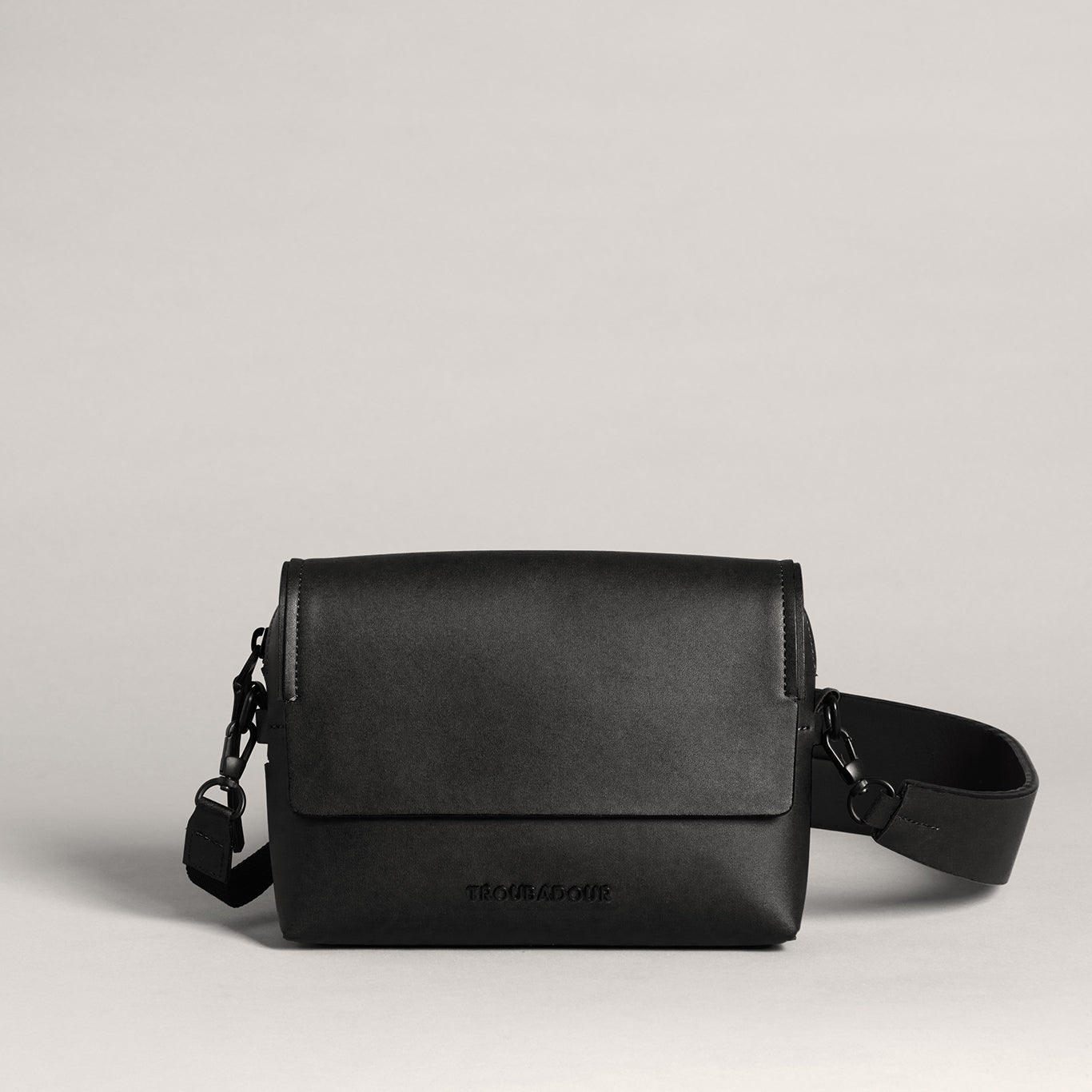TROUBADOUR ショルダーポーチ Ki Crossbody Bag | Waterproof Italian Bio Leather